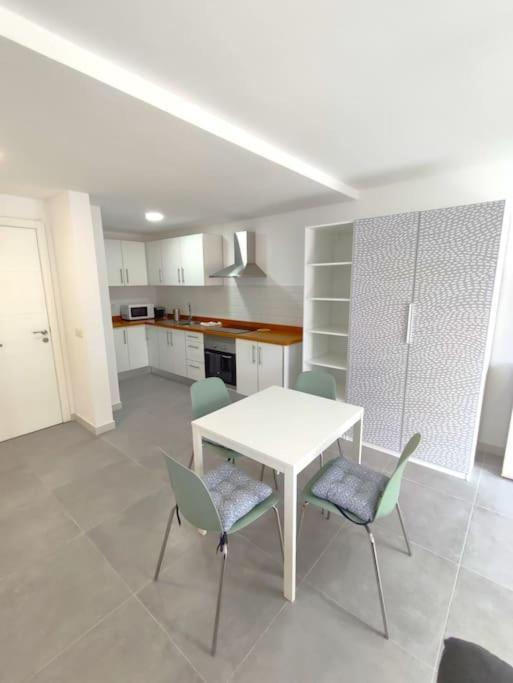 Apartament Near The Ocean In Playa San Juan Luaran gambar